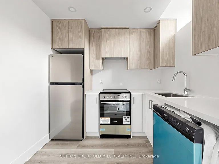 1925 Lawrence Ave W #1 — Photo 12