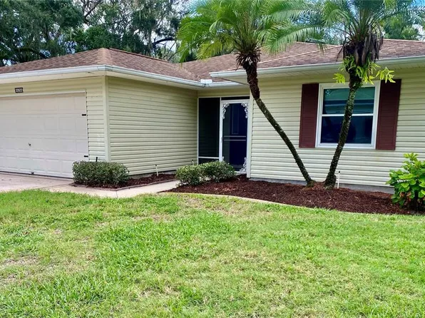 32622 Oak Park Dr, Leesburg, FL 34748