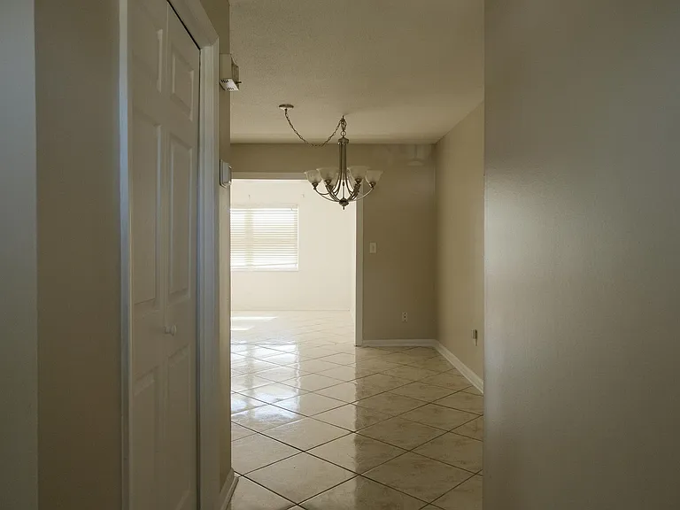 980 Woodland Ave — Photo 2