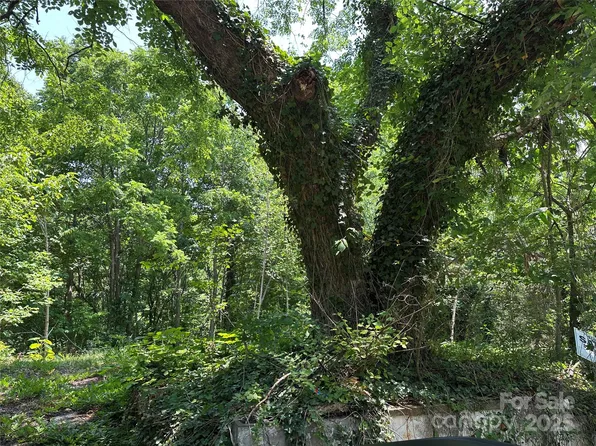 712 Hillcrest St NW, Lenoir, NC 28645