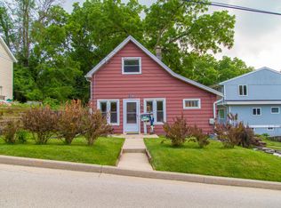 129 Maple Ave, Pewaukee, WI 53072