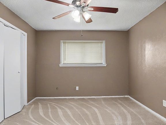2nd image of 805 Cherry Hills Dr
