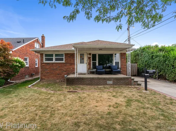 22300 Alger St, Saint Clair Shores, MI 48080