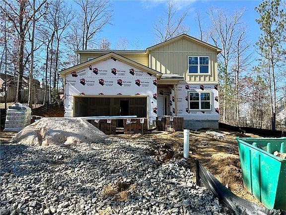 2nd image of 4 Stonebrook Dr