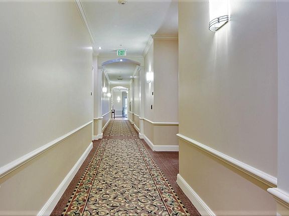 4th image of 403 S Sapodilla Ave APT 112