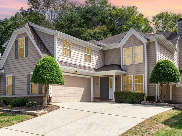 121 Walter Hagen Dr, Mebane, NC 27302