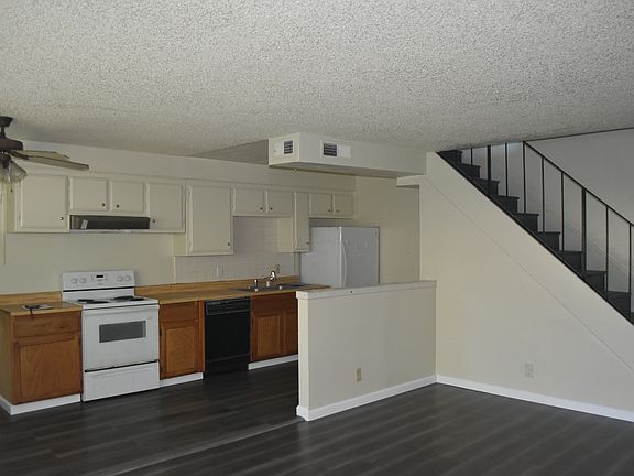 4th image of 4165 Cuny Ave APT 2