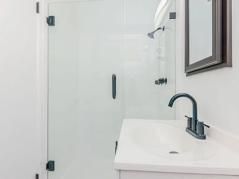 Pullman Lane Residences — Photo 23