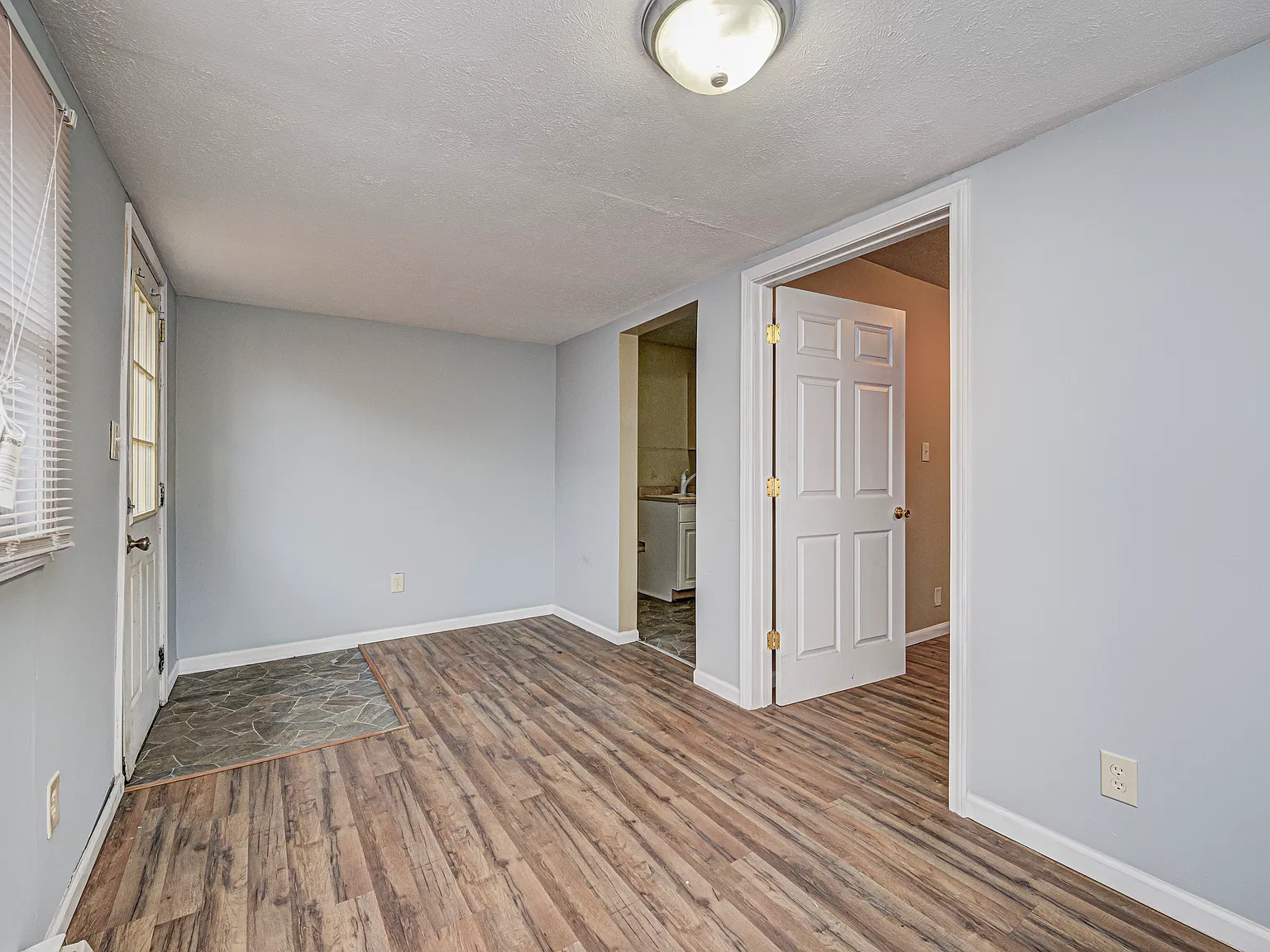 1 bed, 650 sqft, $700 — Photo 4