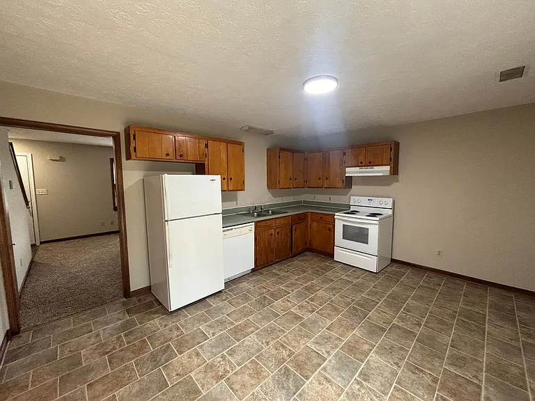 102 Settlement Dr — Photo 3