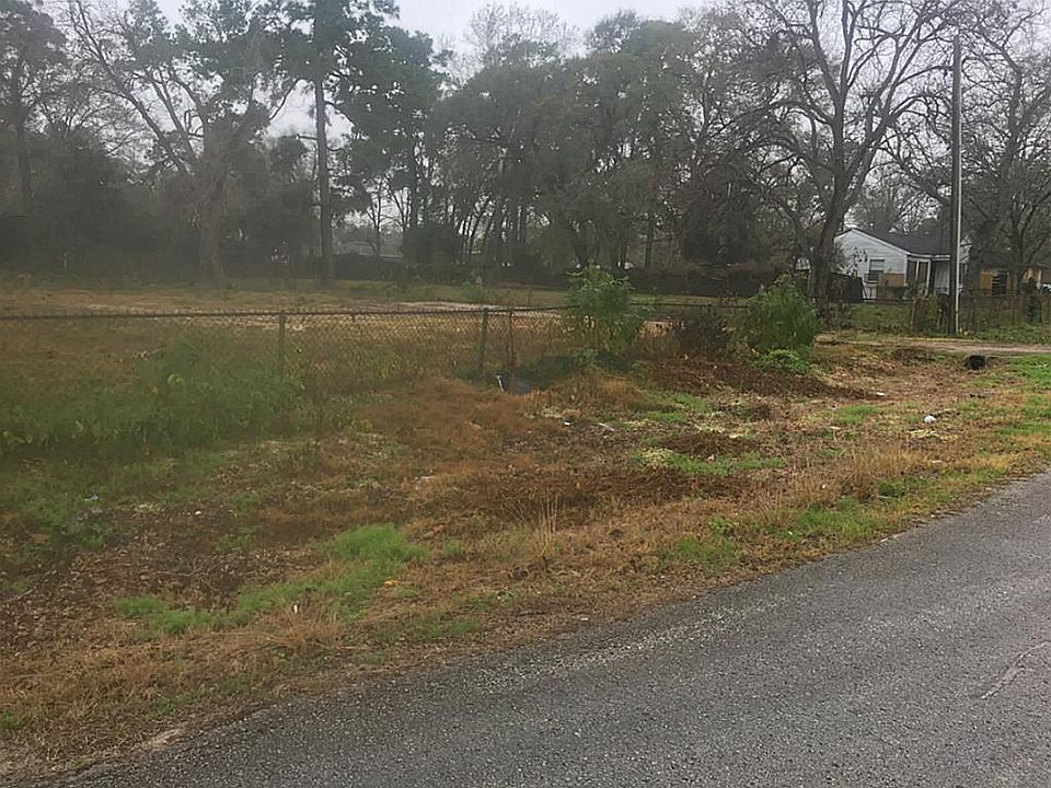 1st image of 7514 N Finch Cir
