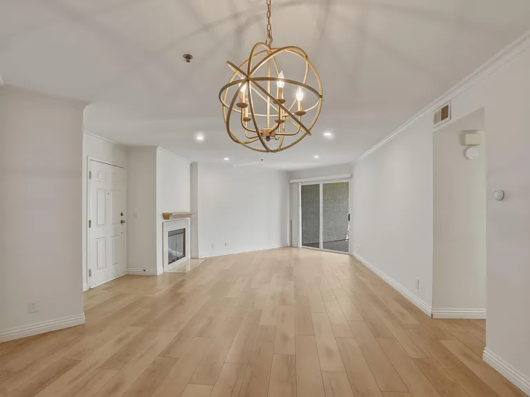 675 Oak Run Trl #301 — Photo 3