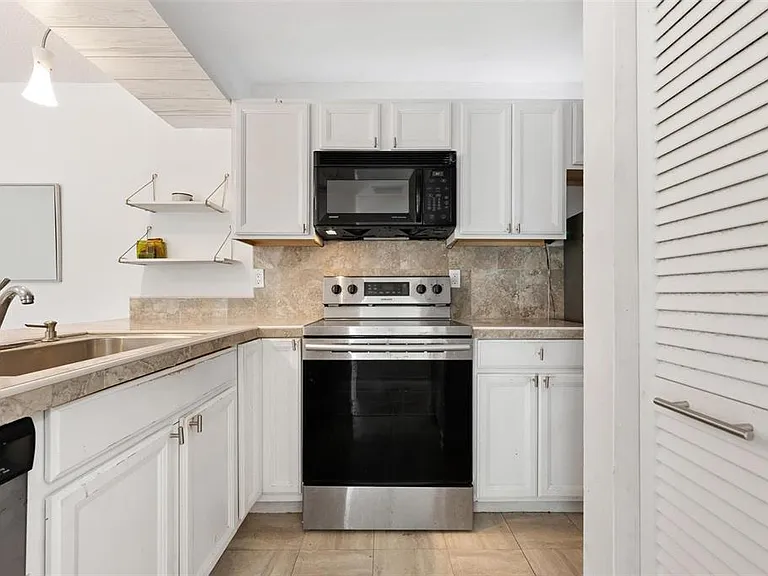 3223 Beneva Rd #101 — Photo 9