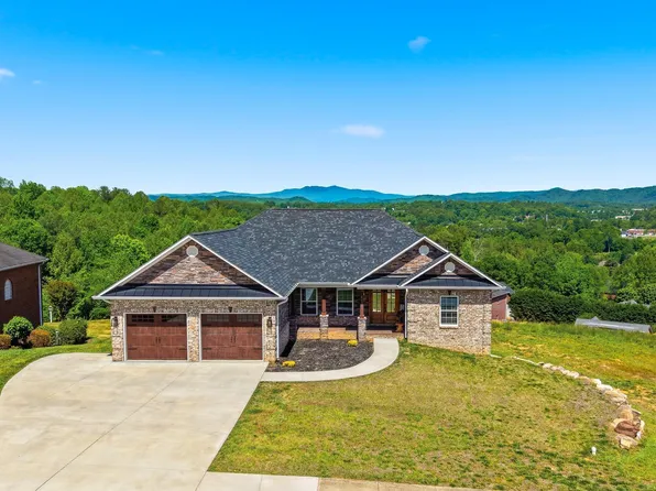418 Huntington Woods Drive N, Lenoir, NC 28645
