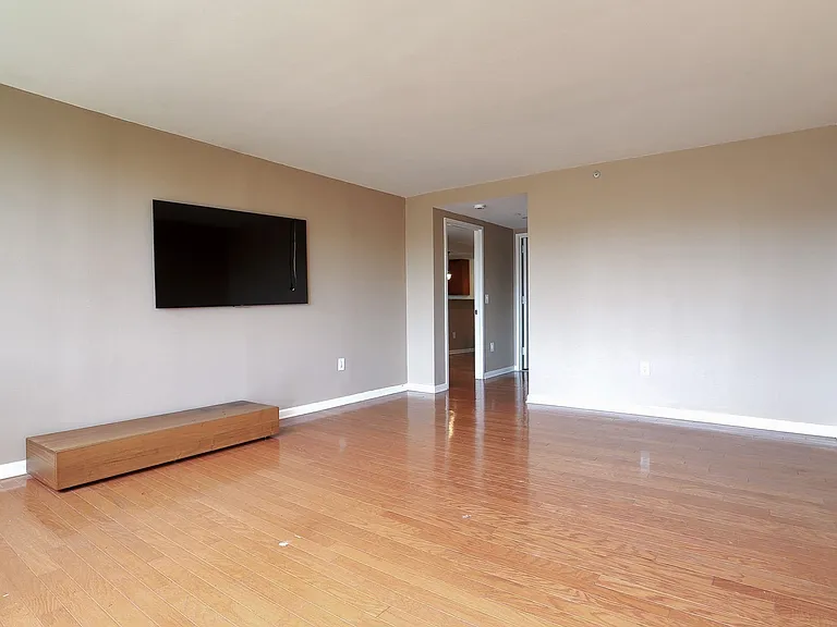 700 Grove St #4F — Photo 17