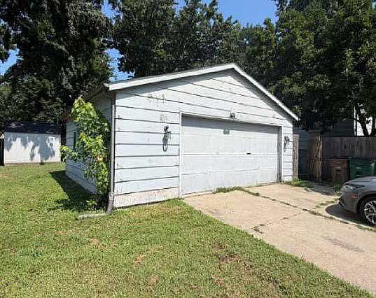 3rd image of 520 33rd St