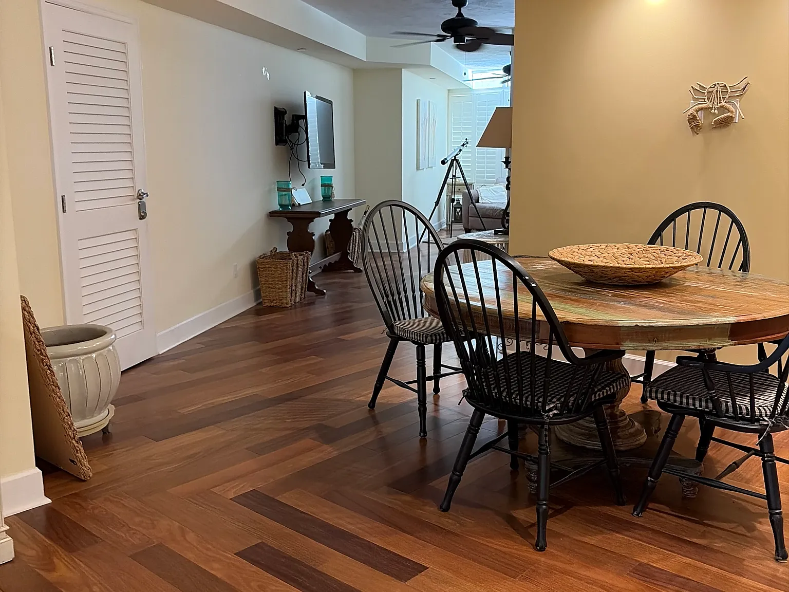 3 bed, 2060 sqft, $6,500 — Photo 2