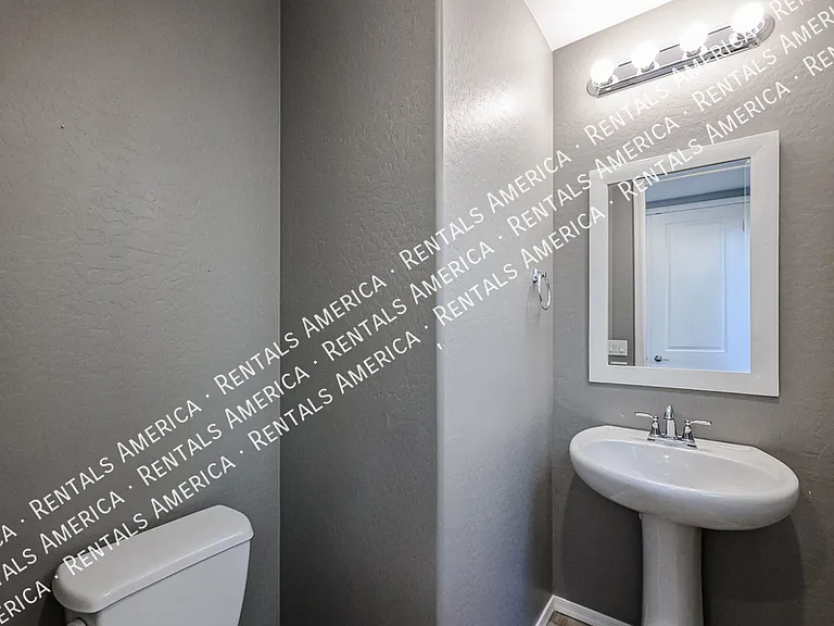 2751 S Balsam Dr — Photo 48