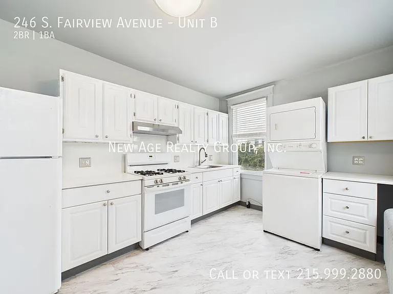 246 S Fairview Ave #B — Photo 2
