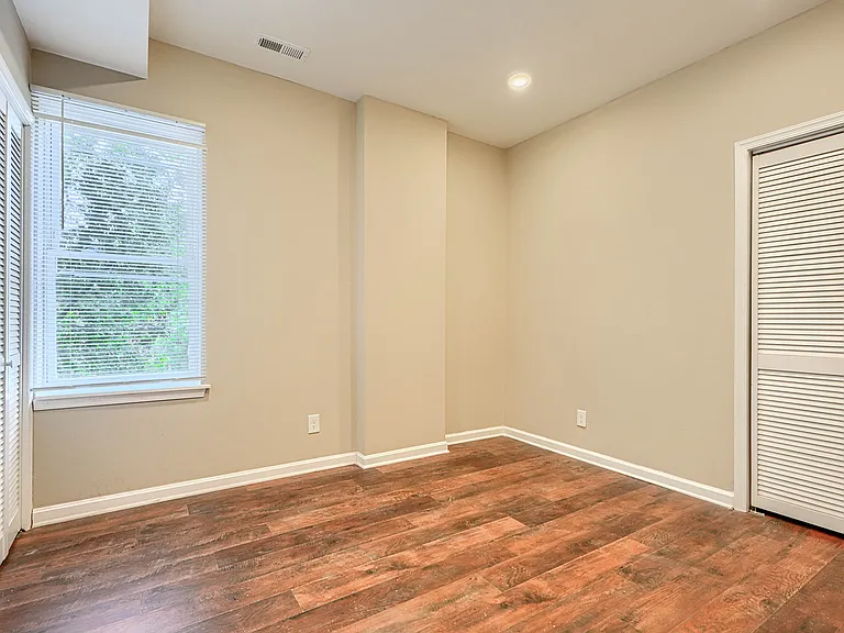 446 N Linwood Ave #2 — Photo 6