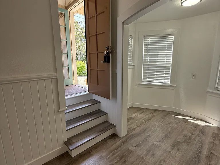 657 Everett Ave #7 — Photo 8
