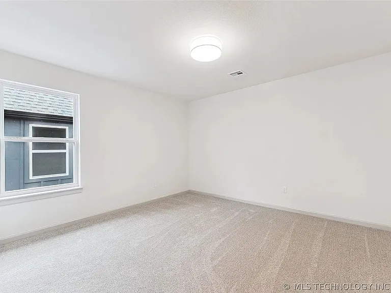 2325 E 134th Cir — Photo 61