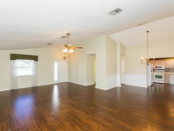 3rd image of 5939 Sanderling Dr