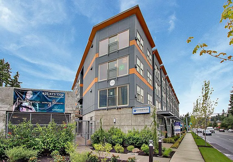 Compass Apartments — Photo 28