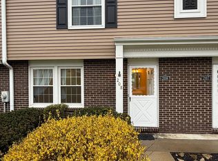 208 Countryside Dr, Mc Kees Rocks, PA 15136