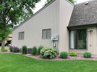 7160 Woodland Cir, Horace, ND 58047