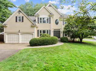 102 W Morgan Ave, Fairfield, CT 06824