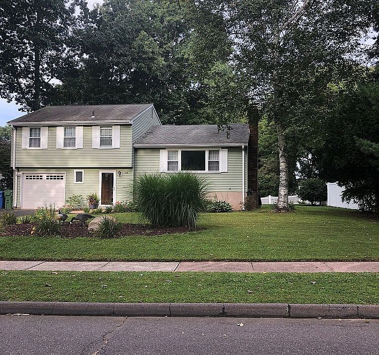 1st image of 109 Deerfield Dr