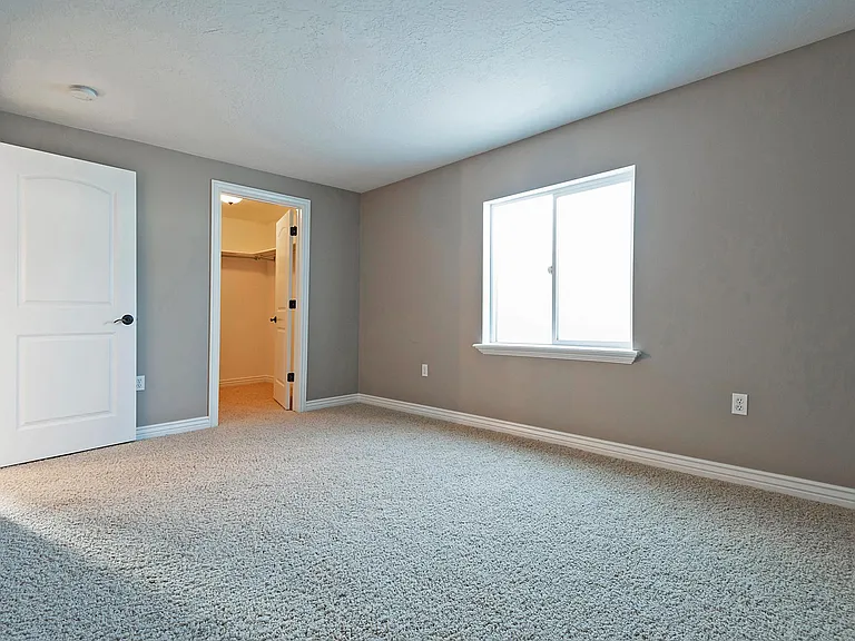 75 N 200 E — Photo 22