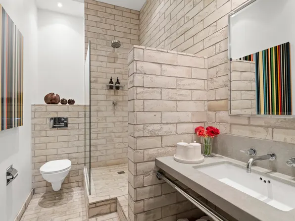 7 East 20th Street image 10 of 13