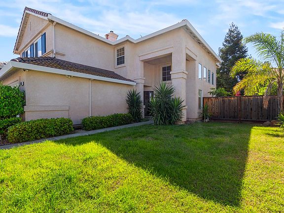 4th image of 2053 Raven St
