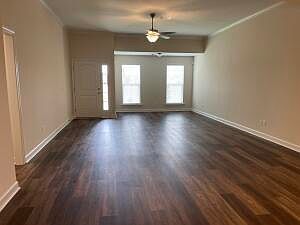 4th image of 208 Riverbank Way