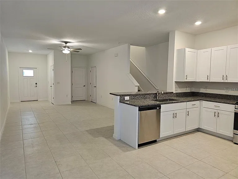 8309 Crescent Oaks Dr — Photo 9
