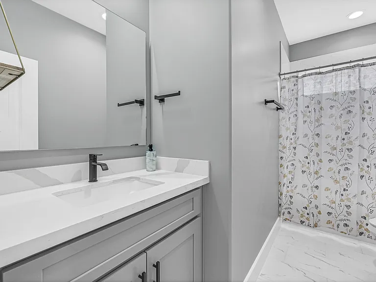 2304 Canfield St — Photo 23