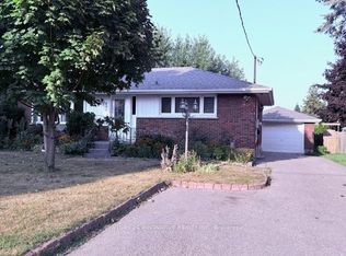 491 Fairlawn St NW, Oshawa, ON L1J 4R5