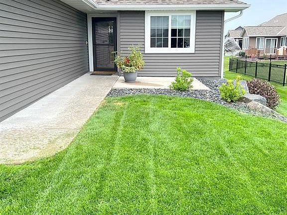 4th image of 303 Camelot Lane