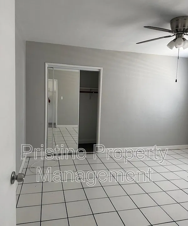 16439 California Ave #1/4