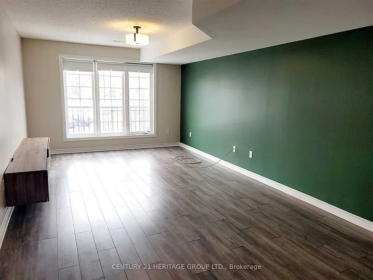 53 Ferndale Dr S #4 — Photo 11
