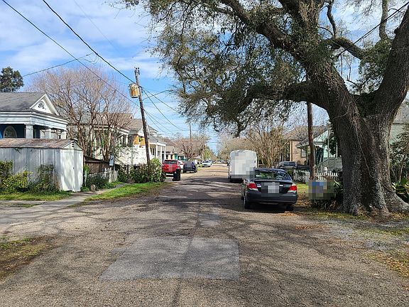 5th image of 826 Pacific Ave