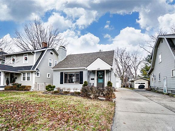 3rd image of 425 Monteray Ave