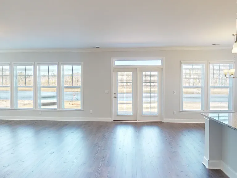 146 Champlain Dr — Photo 6