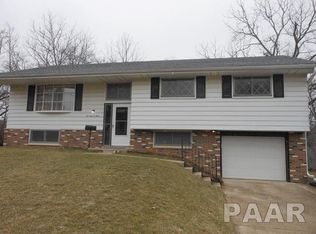 1705 N Autumn Ln, Peoria, IL 61604