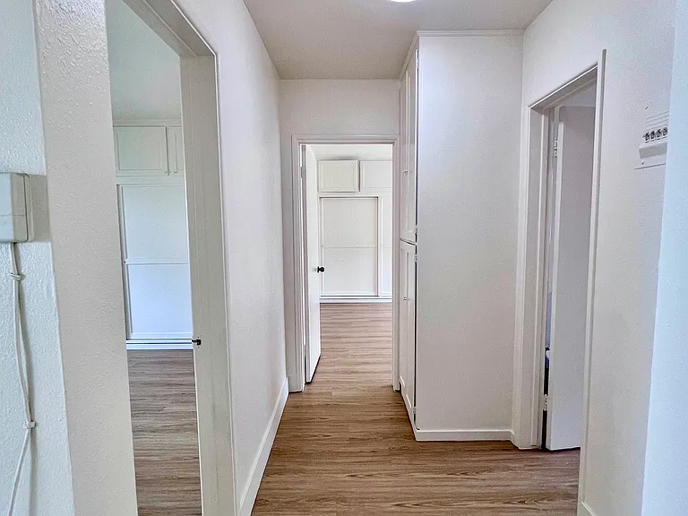 1670 Amberwood Dr #B — Photo 11