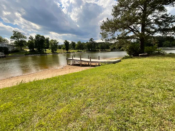 8211 Snow Hill Rd, Ooltewah, TN 37363