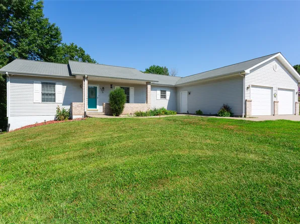 3018 W Larson St, Knoxville, IA 50138
