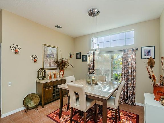 5th image of 3451 Foxhall Dr